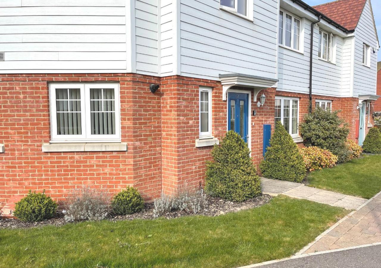Ashford Holiday Home Sleeps 6 Free Parking Wifi 韦尔斯布罗斯 外观 照片