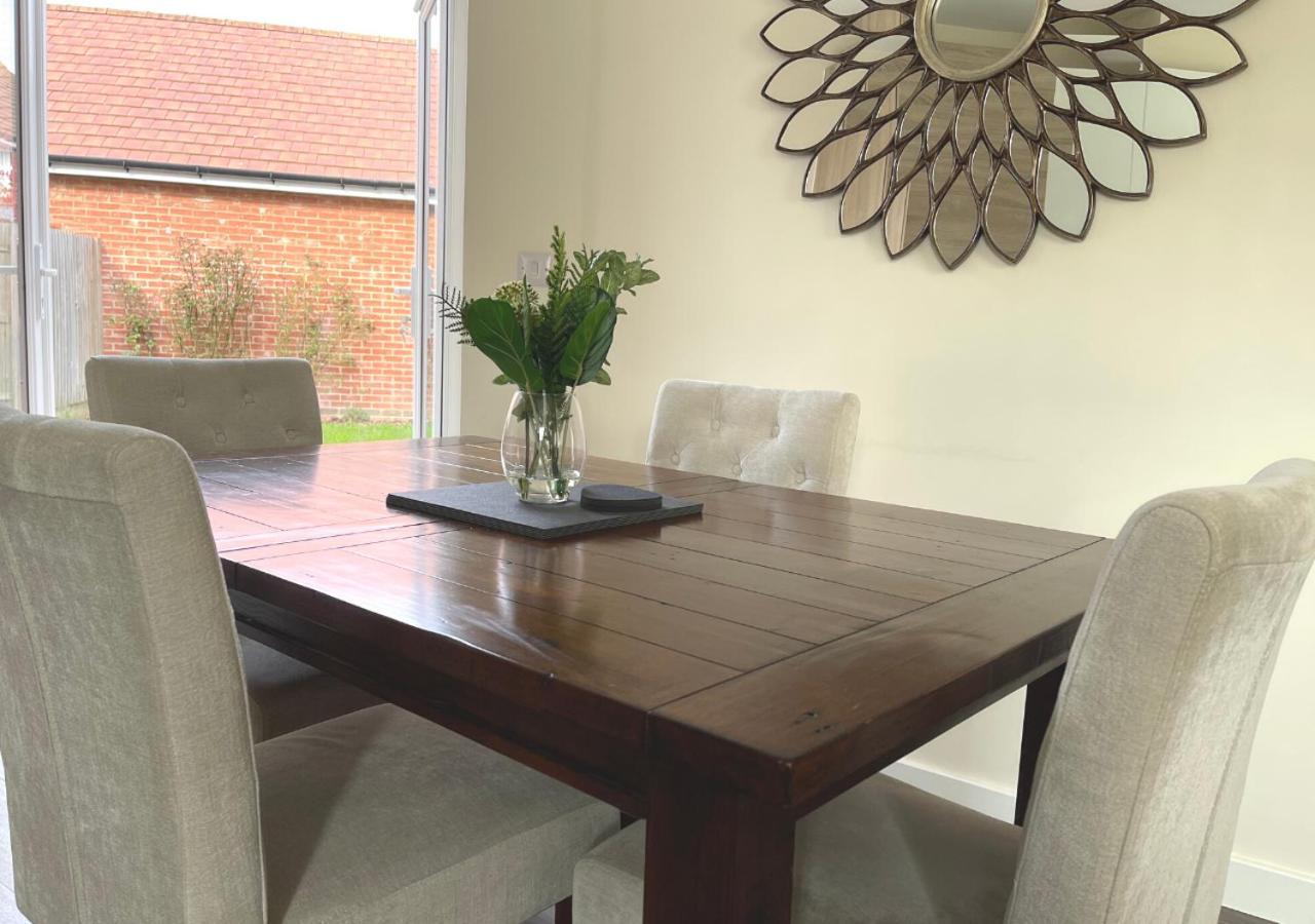 Ashford Holiday Home Sleeps 6 Free Parking Wifi 韦尔斯布罗斯 外观 照片