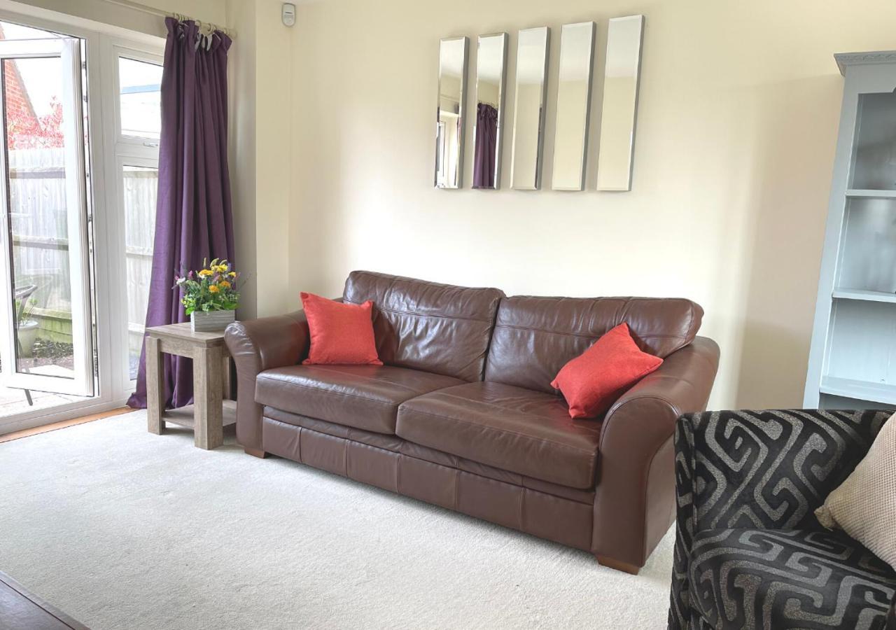Ashford Holiday Home Sleeps 6 Free Parking Wifi 韦尔斯布罗斯 外观 照片
