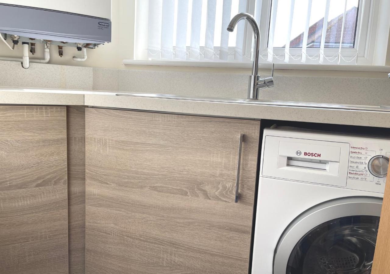 Ashford Holiday Home Sleeps 6 Free Parking Wifi 韦尔斯布罗斯 外观 照片