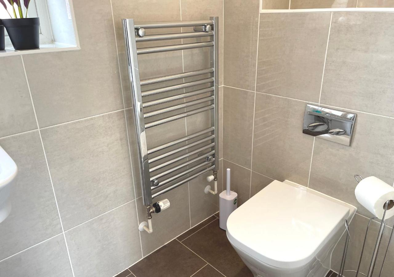 Ashford Holiday Home Sleeps 6 Free Parking Wifi 韦尔斯布罗斯 外观 照片