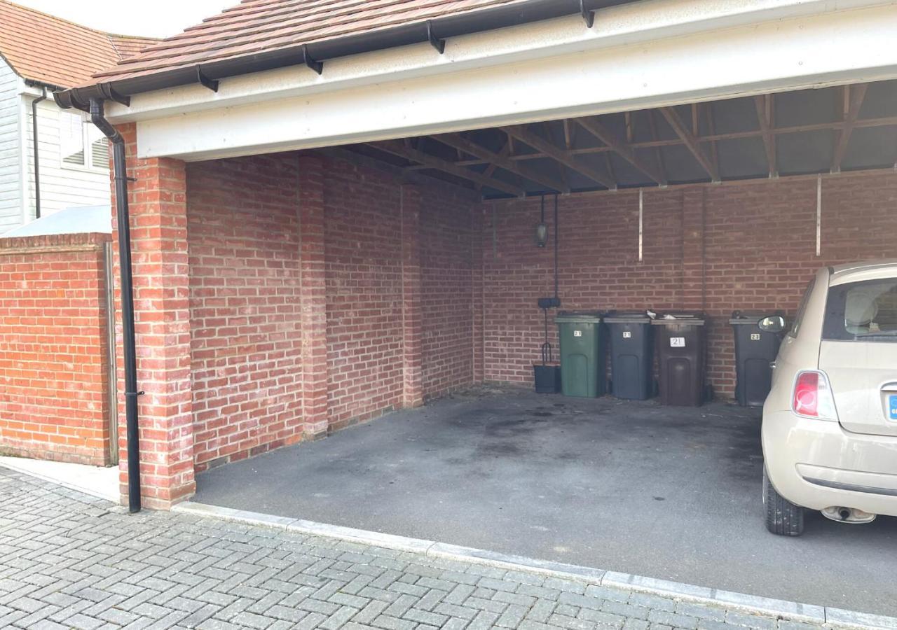 Ashford Holiday Home Sleeps 6 Free Parking Wifi 韦尔斯布罗斯 外观 照片