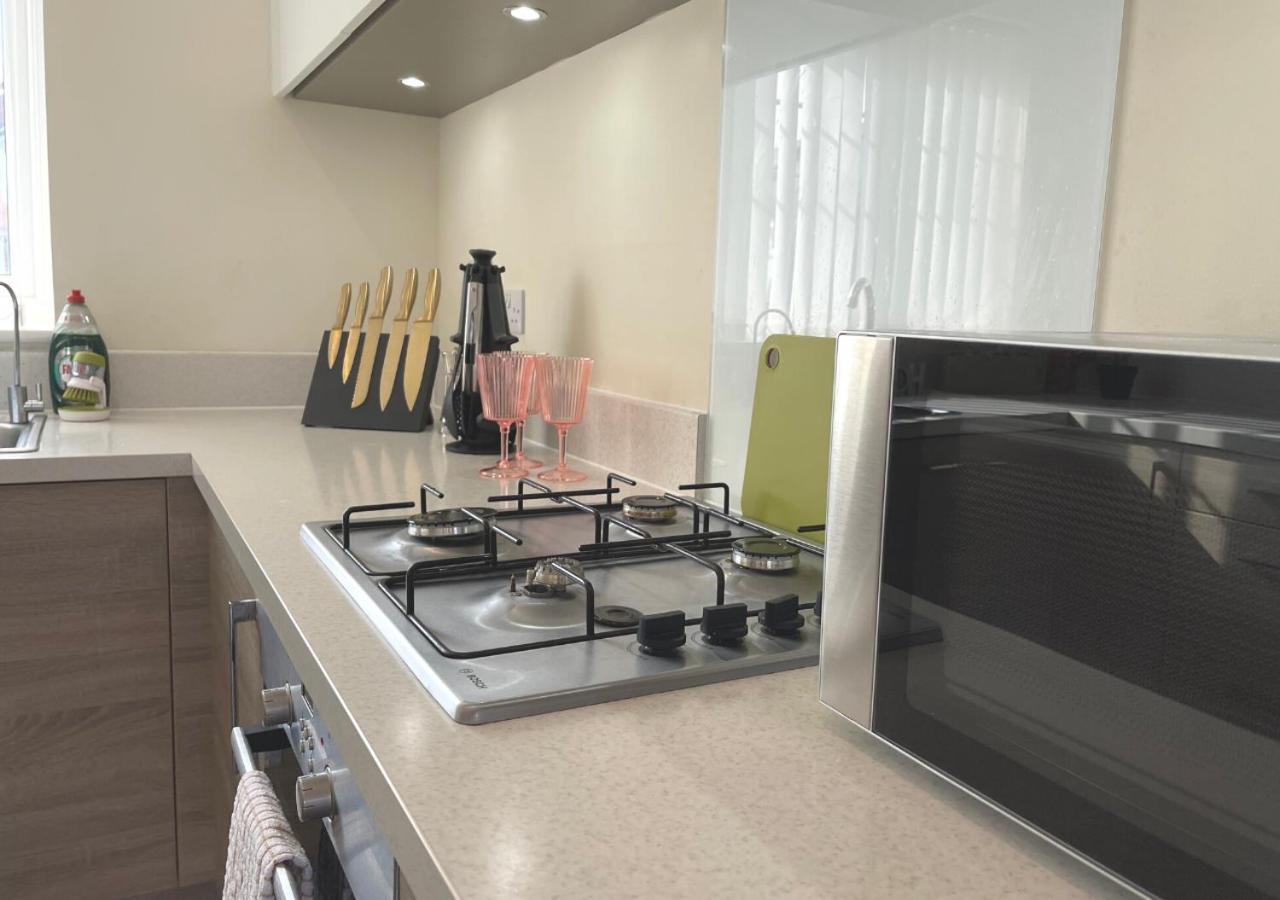 Ashford Holiday Home Sleeps 6 Free Parking Wifi 韦尔斯布罗斯 外观 照片