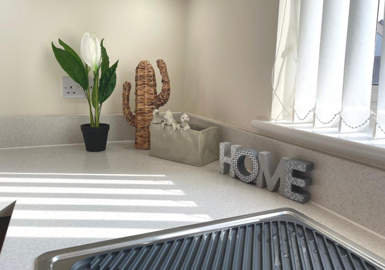 Ashford Holiday Home Sleeps 6 Free Parking Wifi 韦尔斯布罗斯 外观 照片
