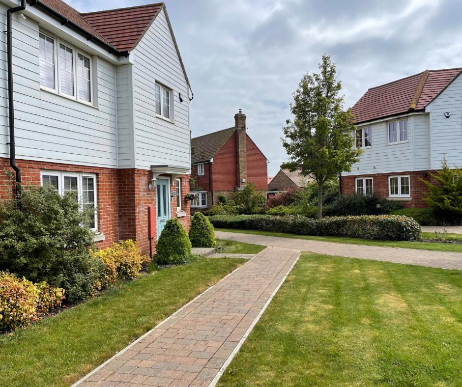 Ashford Holiday Home Sleeps 6 Free Parking Wifi 韦尔斯布罗斯 外观 照片